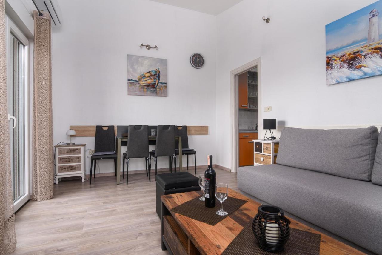 Apartment Kvesic Trogir Eksteriør billede