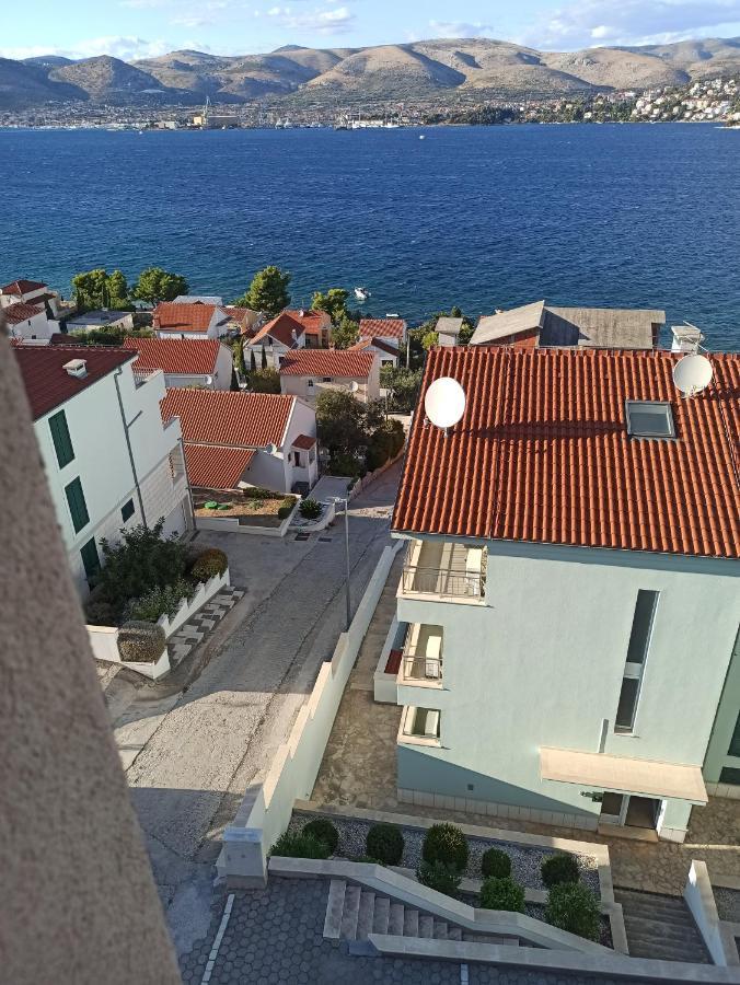 Apartment Kvesic Trogir Eksteriør billede