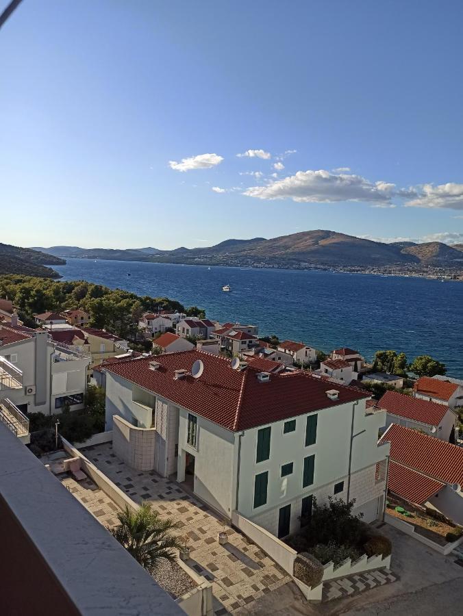 Apartment Kvesic Trogir Eksteriør billede