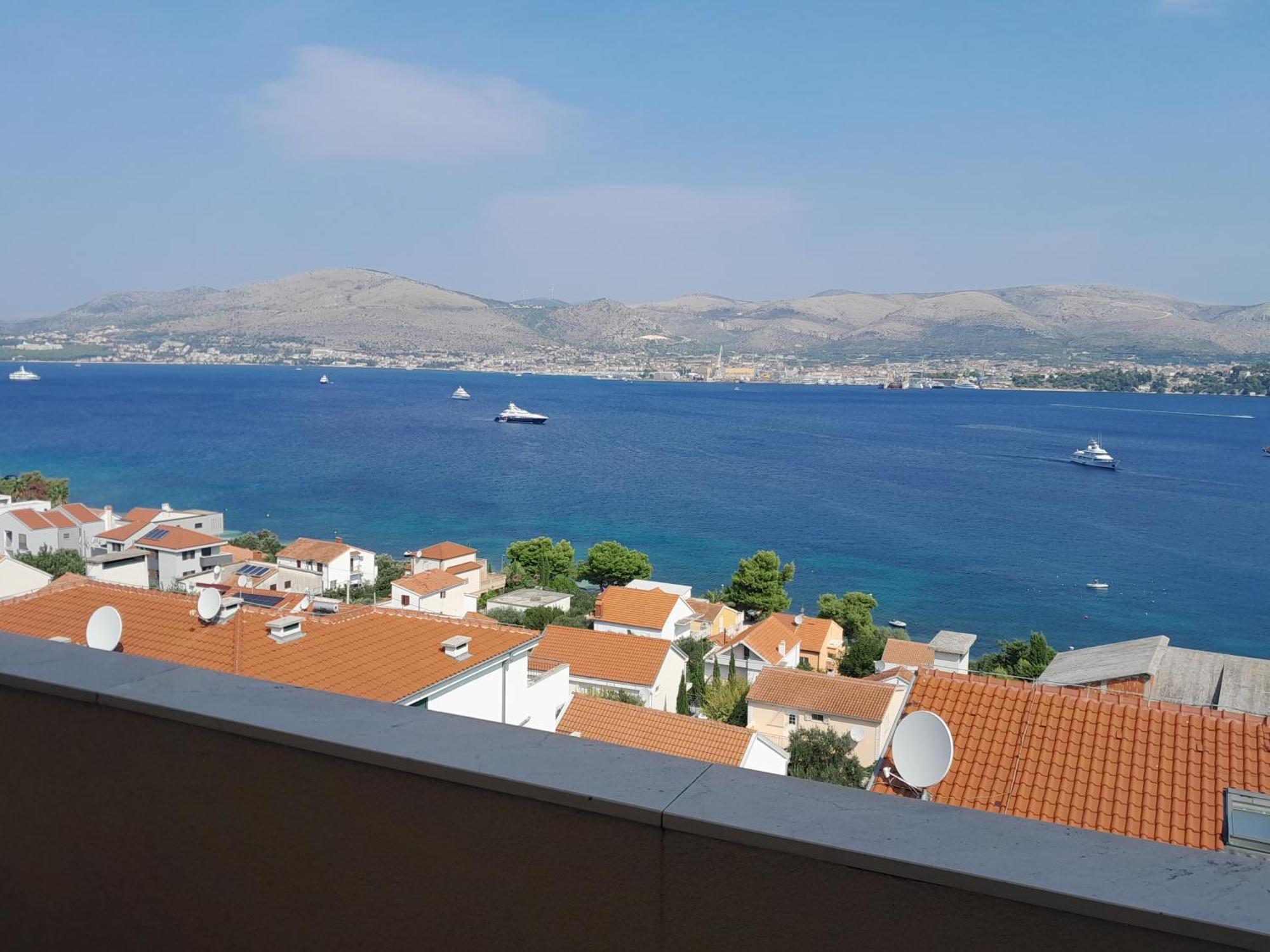 Apartment Kvesic Trogir Eksteriør billede